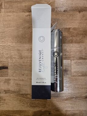 Monat Rejuveniqe Oil LIGHT